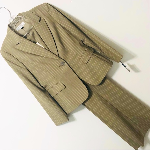 Tahari Pants - TAHARI Pantsuit NWT Arthur Levine 2PC Striped Jacket & Pant fully Lined Size 8
